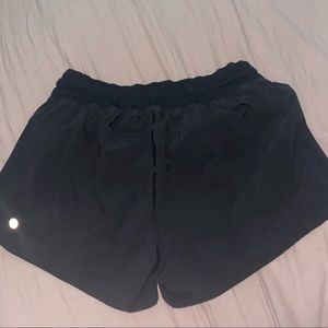LULULEMON TRACKER SHORTS BLACK